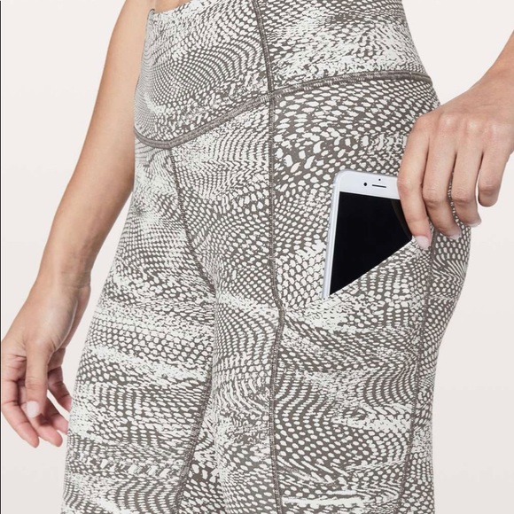 Lululemon Fast & Free 7/8 Tight II *Nulux 25" - Picture 3 of 10